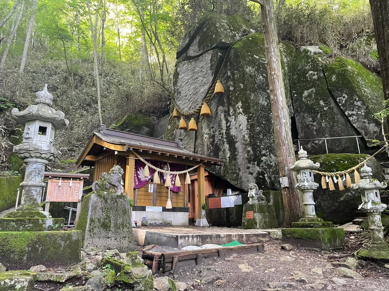 神社で石を積んではいけない理由